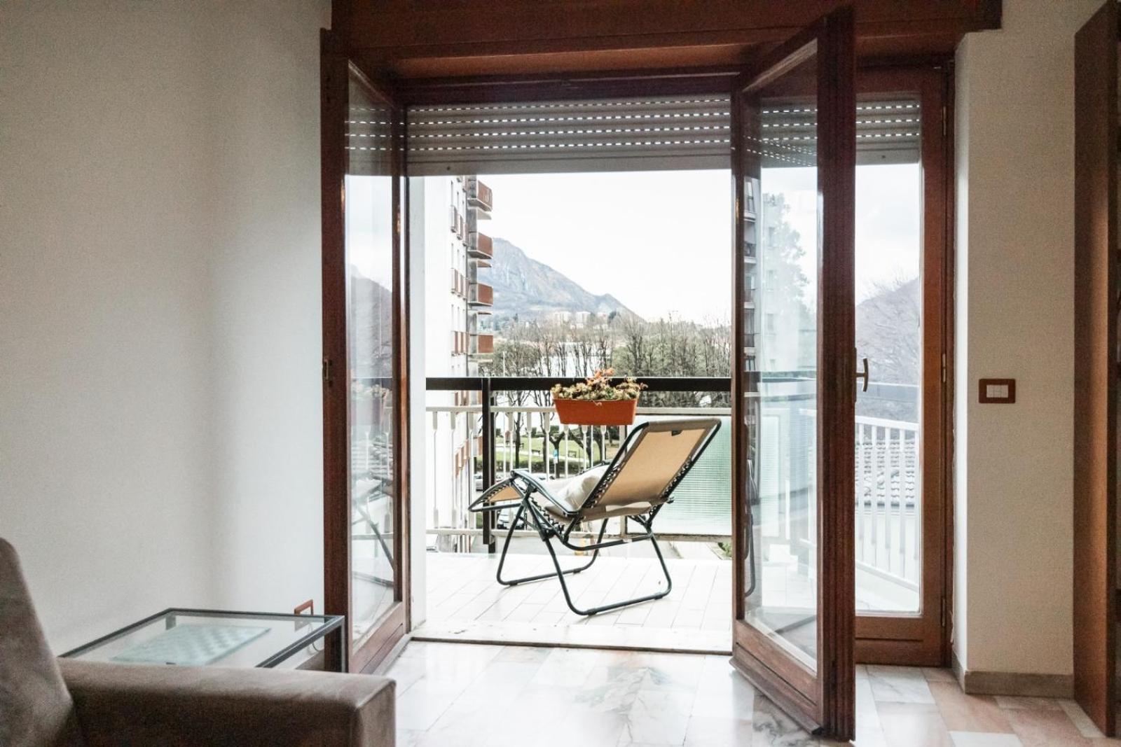 Appartamento Big Deluxe Apts Italian Style Lake&Terrace Lecco Esterno foto