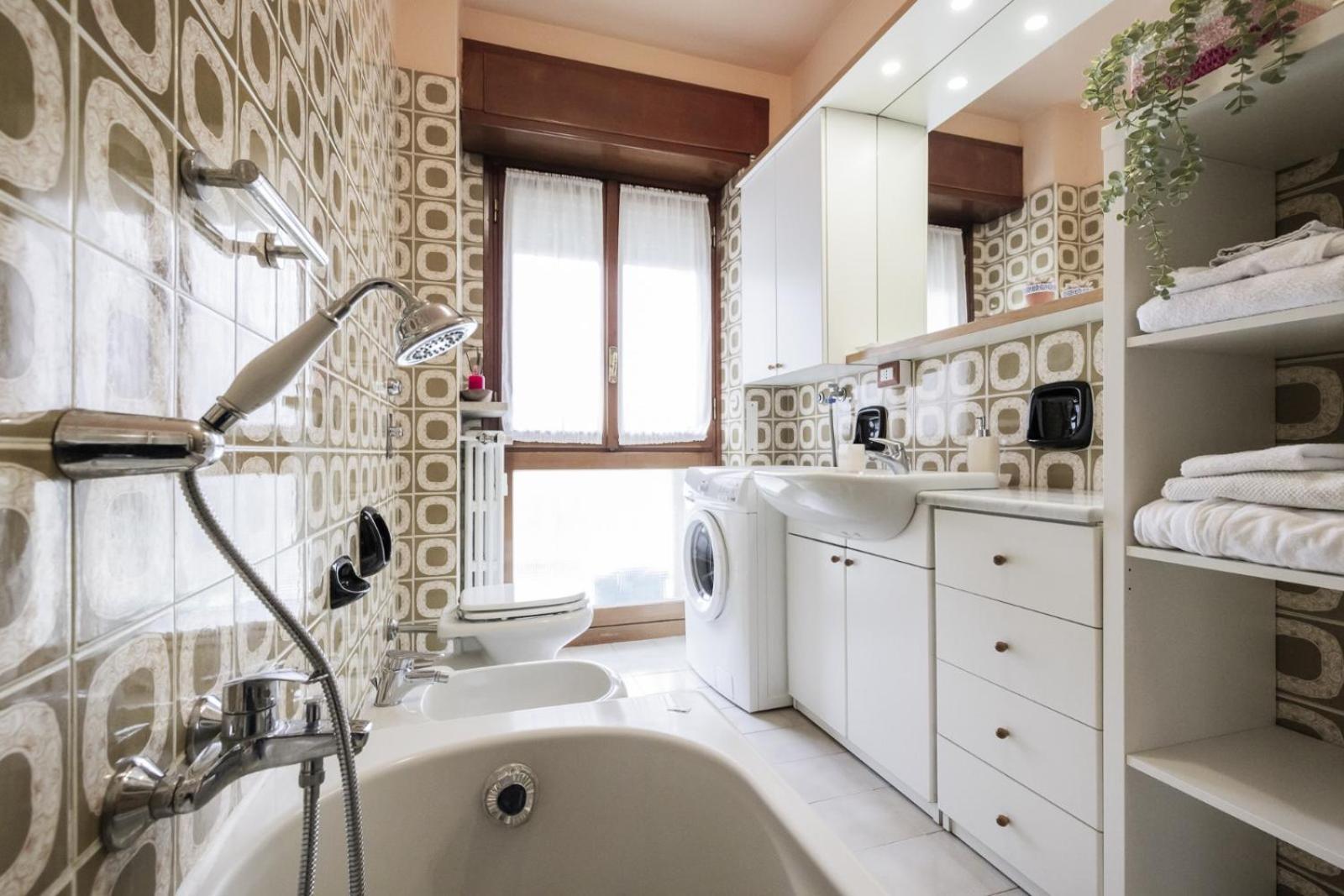 Appartamento Big Deluxe Apts Italian Style Lake&Terrace Lecco Esterno foto